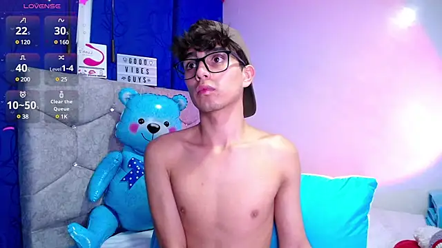 OwenBluee online show from December 29, 10:56 am