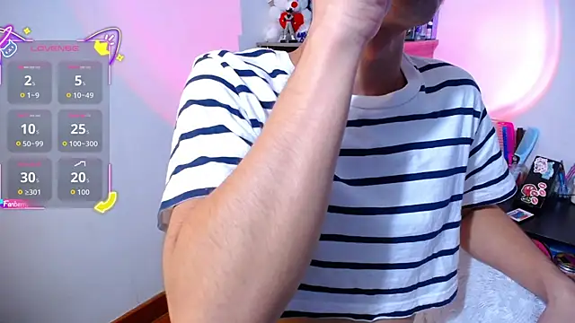 OwenBluee online show from November 12, 5:19 am