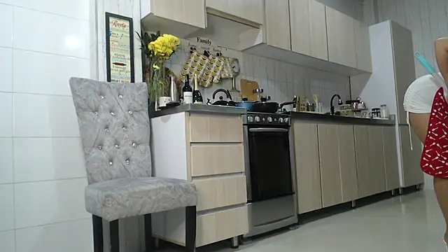 Snapshot of Jadeee_ chatting on February 14, 12:41 am Jadeee  online show from February 14, 12:41 am