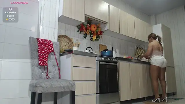 Snapshot of Jadeee_ chatting on September 10, 10:43 pm Jadeee  online show from September 10, 10:43 pm