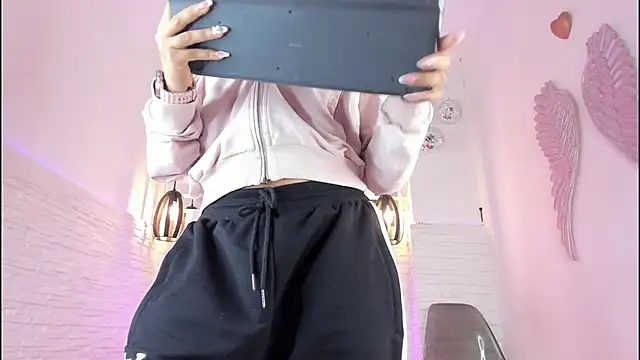 mia six66 online show from February 2, 11:30 am