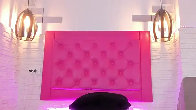 mia six66 online show from March 6, 5:33 pm