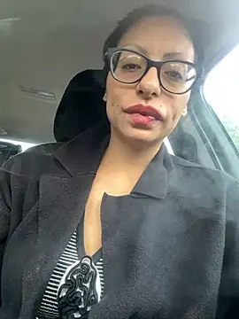 myloveforyouu online show from October 17, 1:35 pm