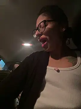 myloveforyouu online show from January 7, 4:48 am