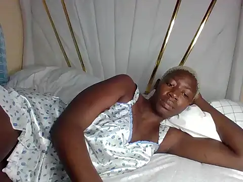 SquirtQueen16 online show from November 25, 7:41 am