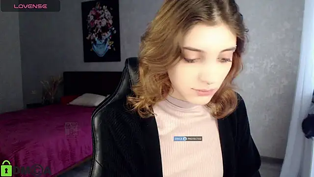 Snapshot of CherryBloom777 chatting on December 7, 7:49 am CherryBloom777 online show from December 7, 7:49 am