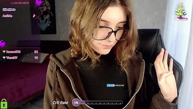 Snapshot of CherryBloom777 chatting on December 10, 7:37 am CherryBloom777 online show from December 10, 7:37 am