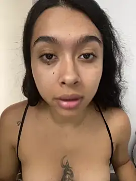 SweetLatiin  online show from December 21, 2:57 pm