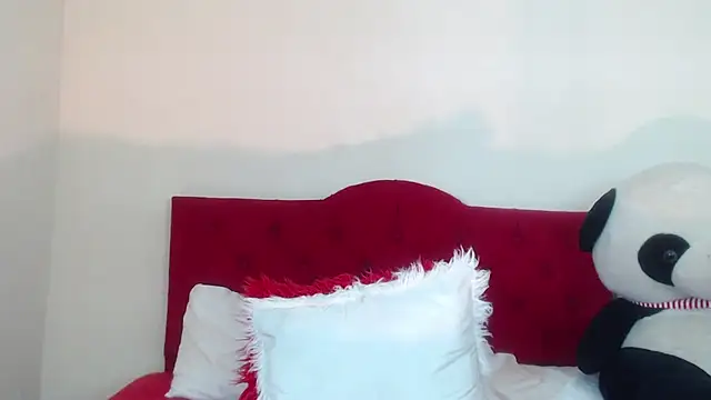 Snapshot of Luluu_08 chatting on February 26, 8:44 pm Luluu 08 online show from February 26, 8:44 pm