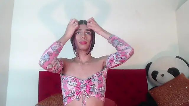 Snapshot of Luluu_08 chatting on March 12, 4:24 pm Luluu 08 online show from March 12, 4:24 pm