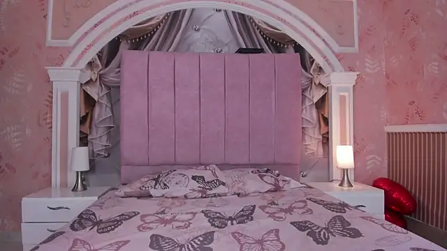 Bonnie  milf online show from February 17, 3:09 pm