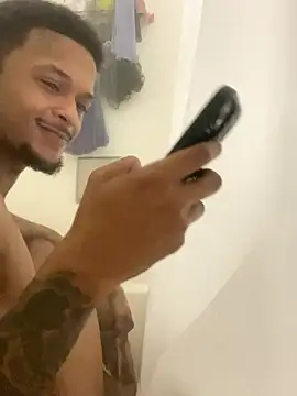 Snapshot of rayyymack chatting on December 15, 3:05 pm rayyymack online show from December 15, 3:05 pm