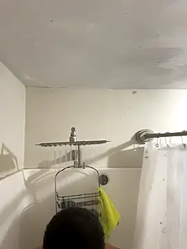 Snapshot of rayyymack chatting on December 21, 10:39 pm rayyymack online show from December 21, 10:39 pm