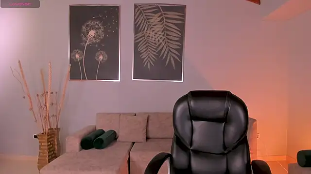 Snapshot of ValeriaRiveraX chatting on December 14, 4:40 am ValeriaRiveraX online show from December 14, 4:40 am