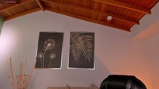 Snapshot of ValeriaRiveraX chatting on December 14, 11:42 pm ValeriaRiveraX online show from December 14, 11:42 pm