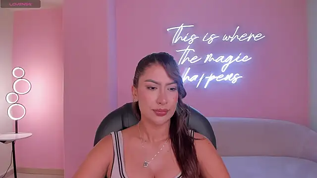 Snapshot of ArianaDumont chatting on July 3, 11:05 am ArianaDumont online show from July 3, 11:05 am