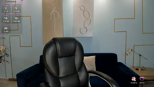 Snapshot of KatieStonne chatting on March 6, 9:47 am KatieStonne online show from March 6, 9:47 am