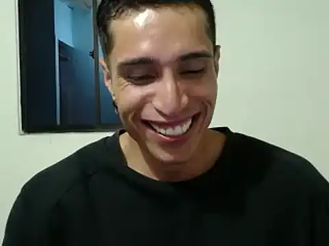 Snapshot of jack_pergurtson01 chatting on June 4, 11:55 pm jack pergurtson01 online show from June 4, 11:55 pm