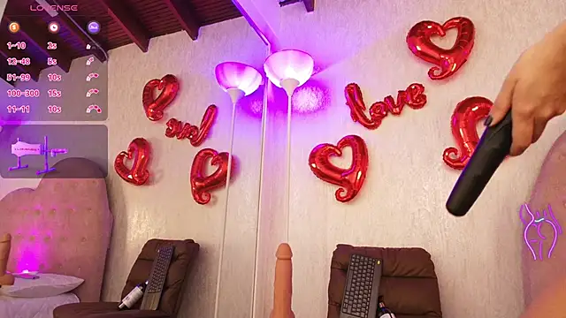 Snapshot of mariablonde_ chatting on February 4, 12:22 pm mariablonde online show from February 4, 12:22 pm