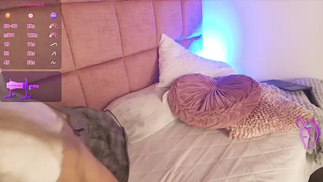 Snapshot of mariablonde_ chatting on March 9, 9:46 pm mariablonde online show from March 9, 9:46 pm