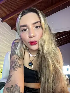 Snapshot of mariablonde_ chatting on September 25, 7:39 pm mariablonde online show from September 25, 7:39 pm