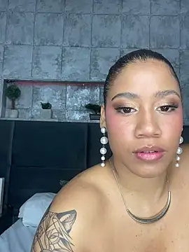 Snapshot of Salome_Diaz_ chatting on March 12, 5:17 pm Salome Diaz  online show from March 12, 5:17 pm