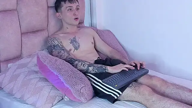 Snapshot of Dylanwhite23_ chatting on March 6, 2:30 am Dylanwhite23 online show from March 6, 2:30 am
