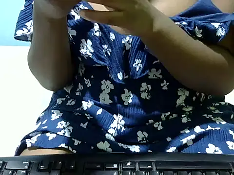 prettylacey3 online show from December 1, 5:34 am