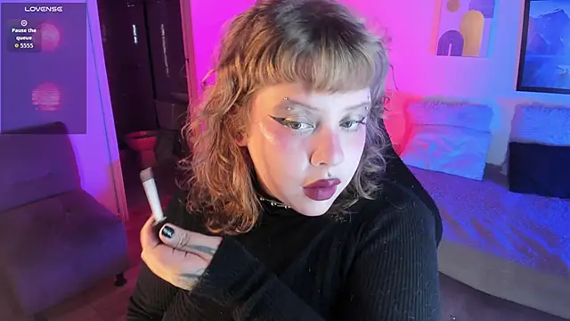 Snapshot of Sabrina_scarlett chatting on September 23, 4:26 am Sabrina scarlett online show from September 23, 4:26 am