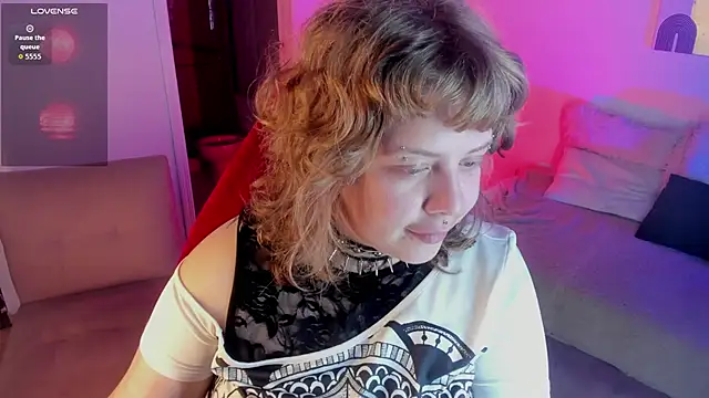 Snapshot of Sabrina_scarlett chatting on October 1, 5:13 am Sabrina scarlett online show from October 1, 5:13 am