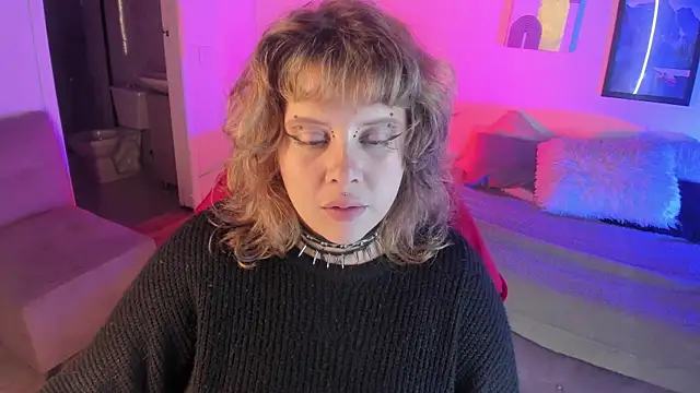 Snapshot of Sabrina_scarlett chatting on October 8, 5:05 am Sabrina scarlett online show from October 8, 5:05 am