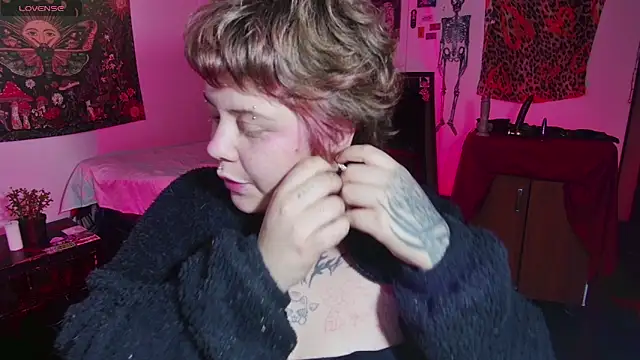 Sabrina scarlett online show from April 7, 5:52 am