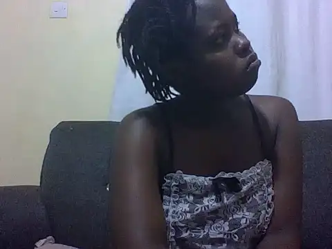 Snapshot of Sweetcecie01 chatting on March 6, 9:22 pm Sweetcecie01 online show from March 6, 9:22 pm
