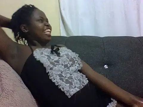 Snapshot of Sweetcecie01 chatting on March 8, 2:04 am Sweetcecie01 online show from March 8, 2:04 am