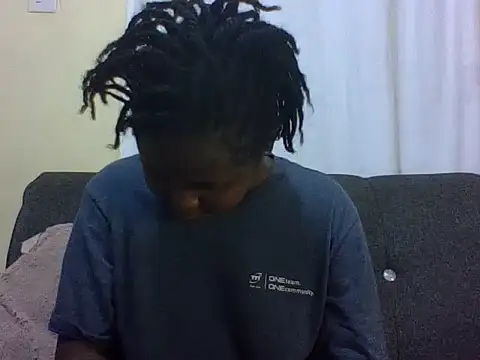 Snapshot of Sweetcecie01 chatting on March 11, 7:20 pm Sweetcecie01 online show from March 11, 7:20 pm