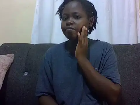 Snapshot of Sweetcecie01 chatting on March 13, 8:59 pm Sweetcecie01 online show from March 13, 8:59 pm