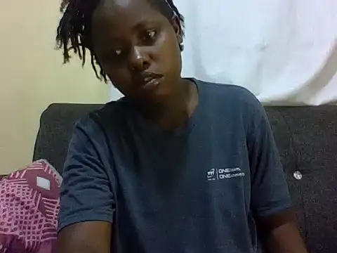 Snapshot of Sweetcecie01 chatting on March 22, 8:56 pm Sweetcecie01 online show from March 22, 8:56 pm