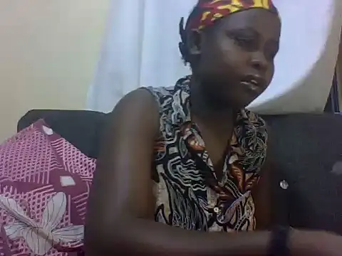 Snapshot of Sweetcecie01 chatting on March 25, 8:48 pm Sweetcecie01 online show from March 25, 8:48 pm