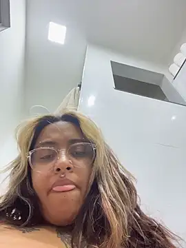 lolafairytail online show from December 15, 4:00 pm