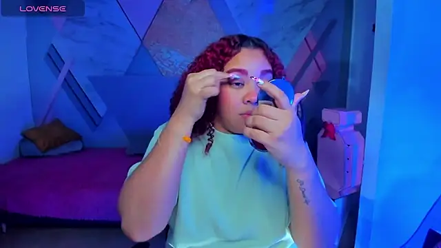 Snapshot of AngelaCoffee chatting on October 30, 3:19 am AngelaCoffee online show from October 30, 3:19 am