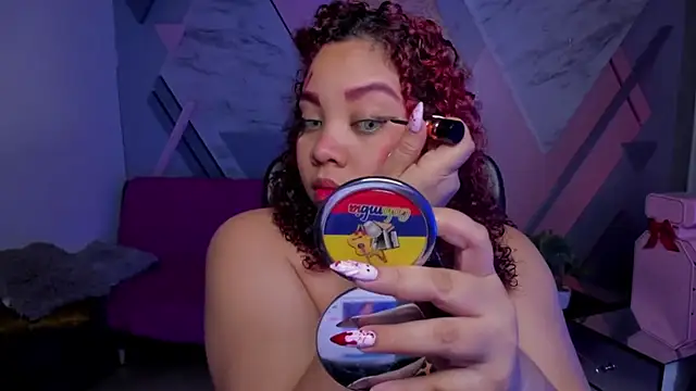 Snapshot of AngelaCoffee chatting on November 1, 3:19 am AngelaCoffee online show from November 1, 3:19 am