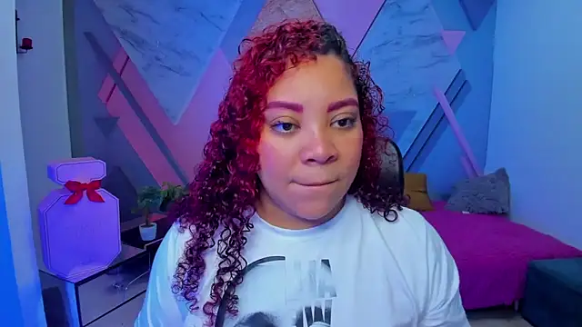 Snapshot of AngelaCoffee chatting on November 9, 1:04 am AngelaCoffee online show from November 9, 1:04 am