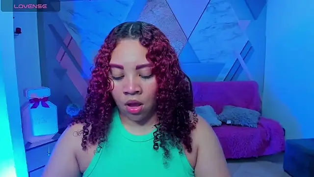 Snapshot of AngelaCoffee chatting on November 11, 2:55 am AngelaCoffee online show from November 11, 2:55 am