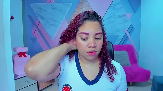 Snapshot of AngelaCoffee chatting on November 14, 3:27 am AngelaCoffee online show from November 14, 3:27 am