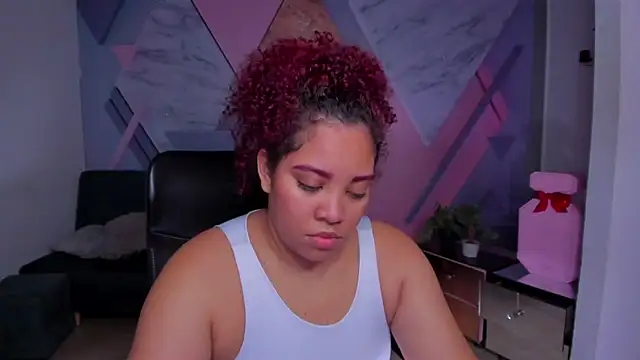 Snapshot of AngelaCoffee chatting on November 22, 10:25 am AngelaCoffee online show from November 22, 10:25 am