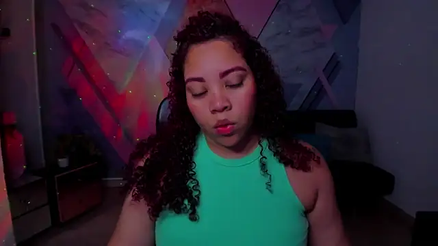 Snapshot of AngelaCoffee chatting on December 4, 3:16 am AngelaCoffee online show from December 4, 3:16 am