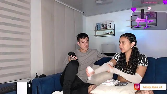 Snapshot of ashely_ryan24 chatting on January 12, 11:32 pm ashely ryan24 online show from January 12, 11:32 pm