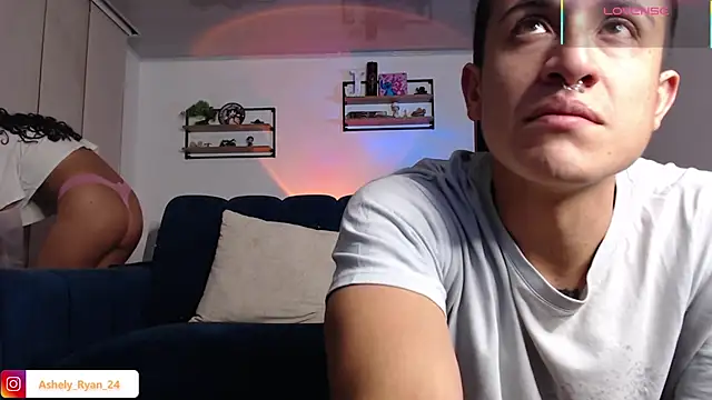 Snapshot of ashely_ryan24 chatting on March 12, 11:22 pm ashely ryan24 online show from March 12, 11:22 pm