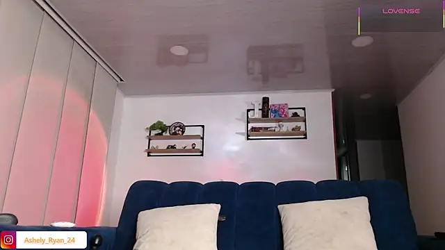 Snapshot of ashely_ryan24 chatting on April 8, 11:16 pm ashely ryan24 online show from April 8, 11:16 pm