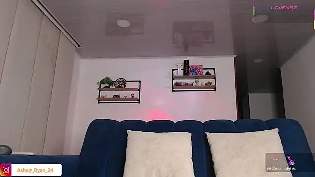Snapshot of ashely_ryan24 chatting on April 10, 12:05 am ashely ryan24 online show from April 10, 12:05 am